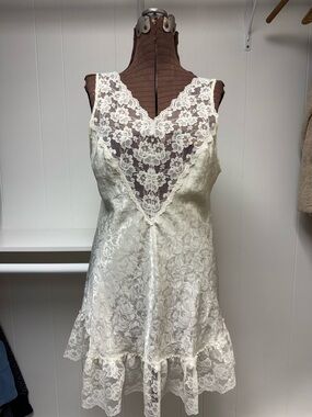 Vintage 80's Ivory Satin Nightie Lace Trimmed Jacquard Negligée